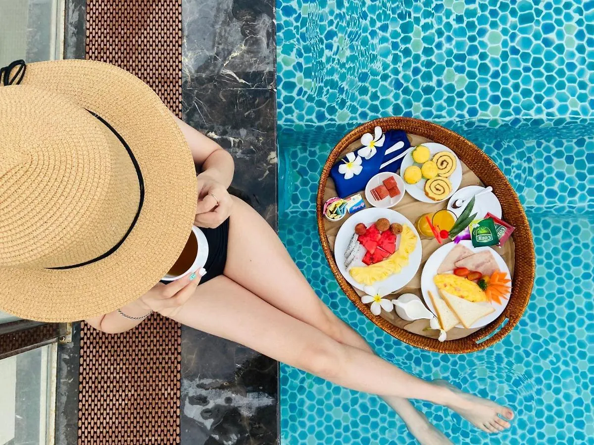 Sofiana My Khe Hotel & Spa- Rooftop Pool Bar Дананг