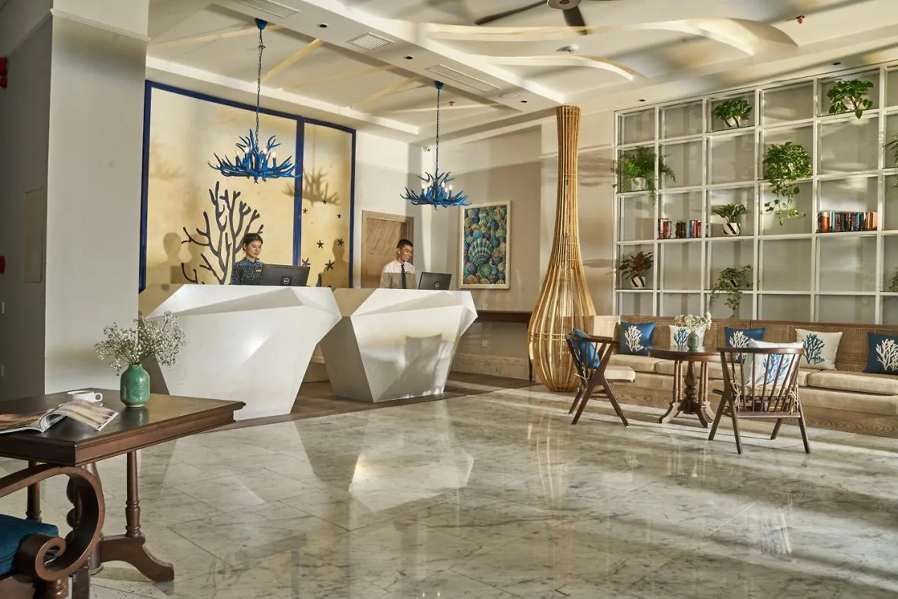 Sofiana My Khe Hotel & Spa- Rooftop Pool Bar Đà Nẵng