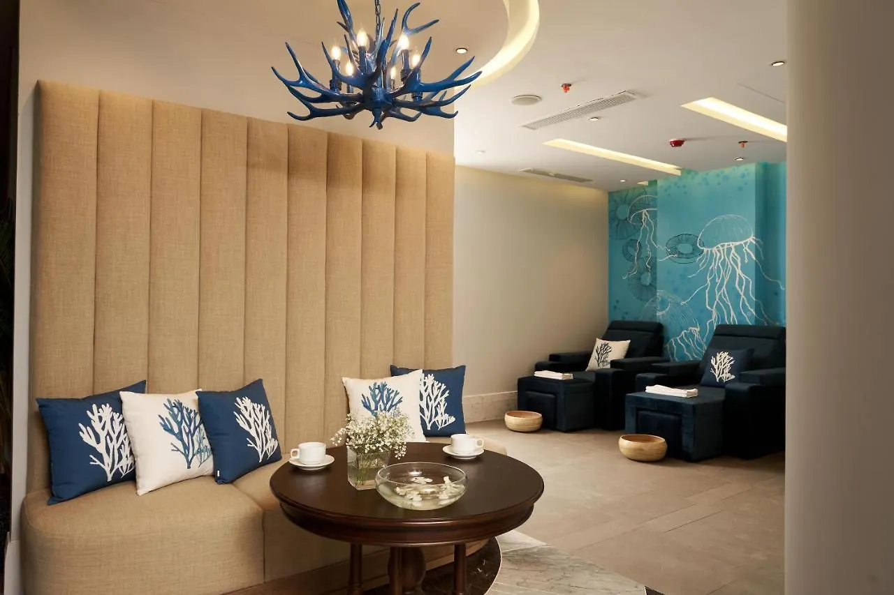 Sofiana My Khe Hotel & Spa- Rooftop Pool Bar Дананг