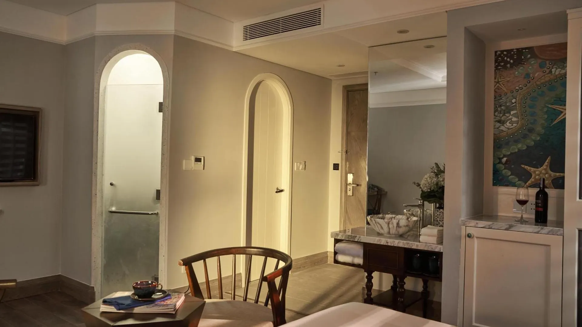 Sofiana My Khe Hotel & Spa- Rooftop Pool Bar Da Nang